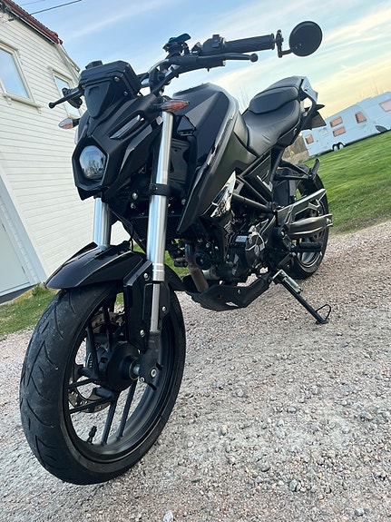 VOGE 125 R 5 of 8