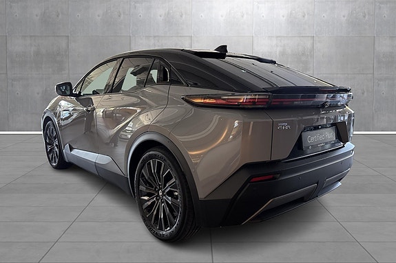 Toyota C-HR+ 3 of 19