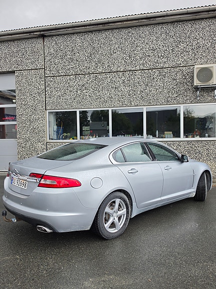 Jaguar XF 4 of 15