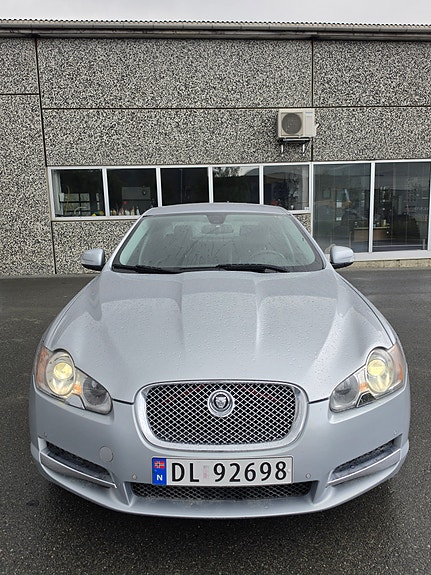 Jaguar XF 6 of 15
