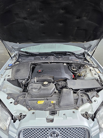 Jaguar XF 7 of 15