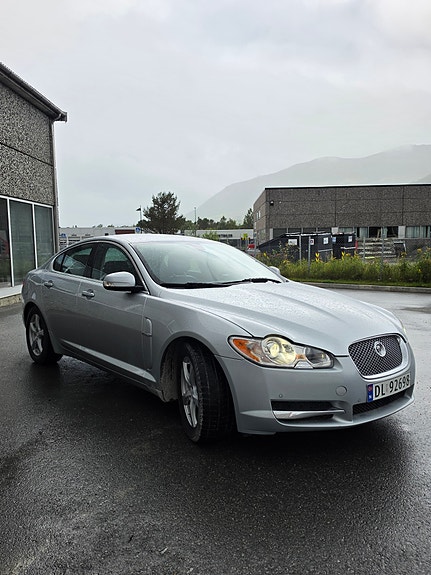 Jaguar XF 2 of 15