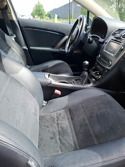Toyota Avensis 10 of 16