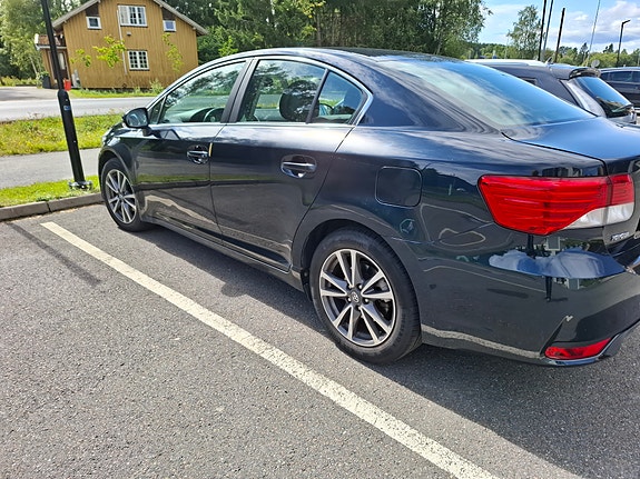 Toyota Avensis 4 of 16