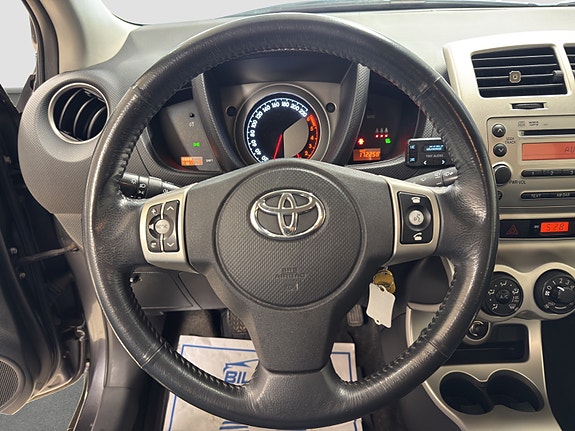 Toyota Urban Cruiser 18 of 25