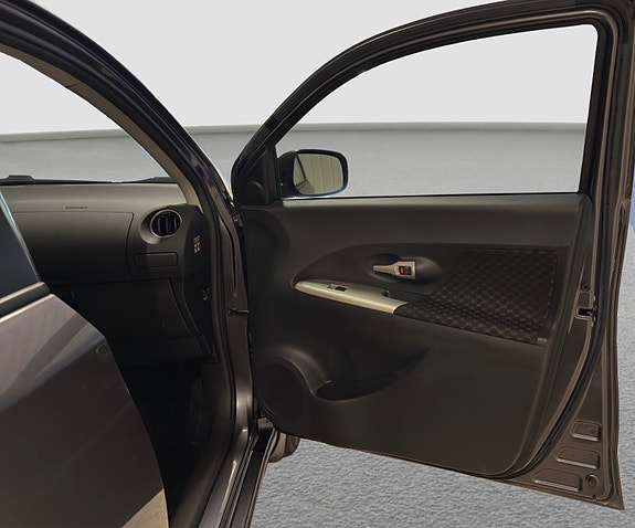Toyota Urban Cruiser 12 of 25