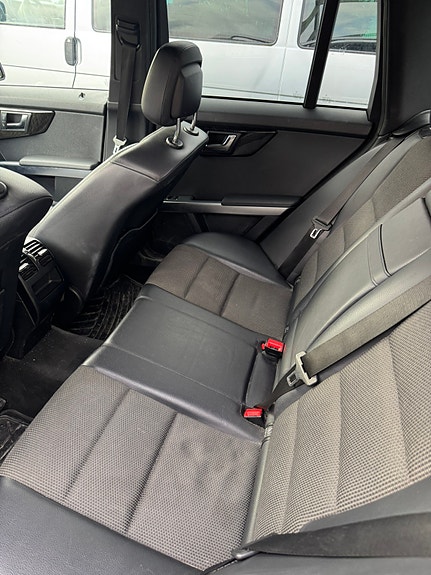Mercedes-Benz GLK250 11 of 12