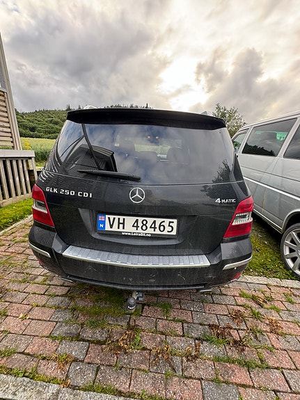 Mercedes-Benz GLK250 9 of 12
