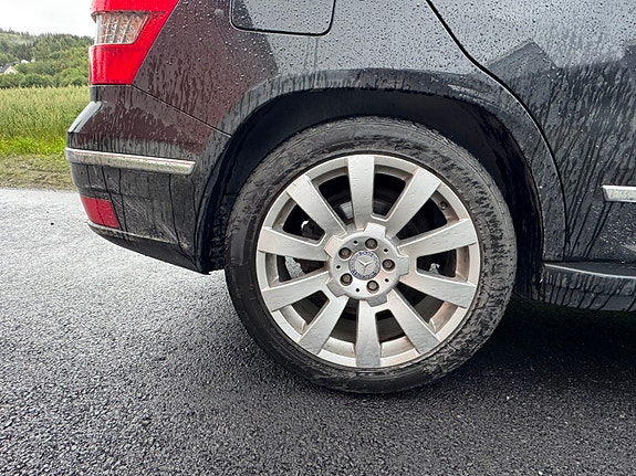 Mercedes-Benz GLK250 6 of 12