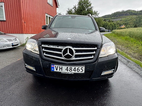 Mercedes-Benz GLK250 3 of 12