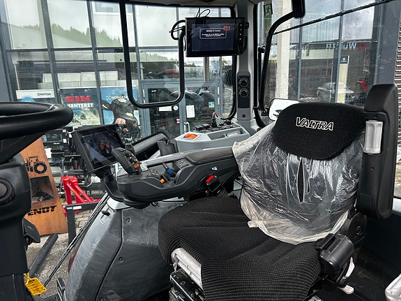 Valtra N175 Direct 8 of 14