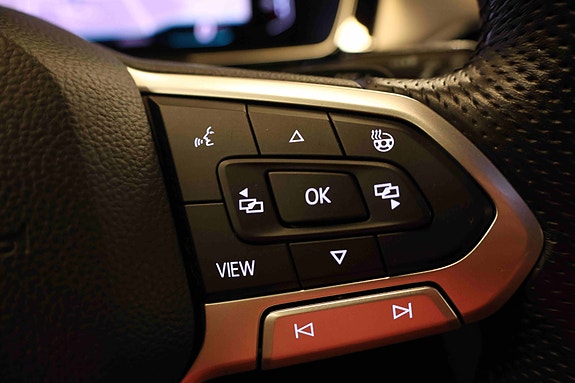 Volkswagen Passat Alltrack 26 of 30