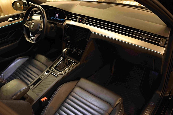 Volkswagen Passat Alltrack 11 of 30