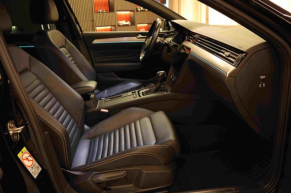 Volkswagen Passat Alltrack 10 of 30
