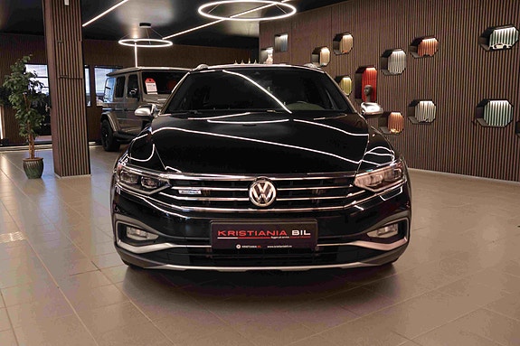 Volkswagen Passat Alltrack 4 of 30