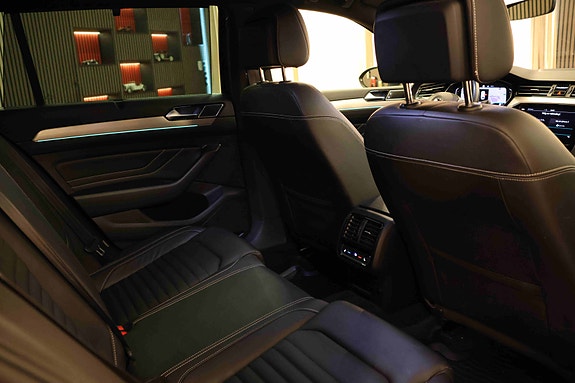 Volkswagen Passat Alltrack 16 of 30