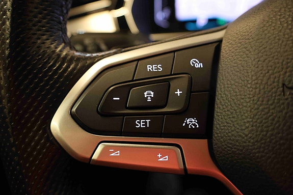 Volkswagen Passat Alltrack 25 of 30