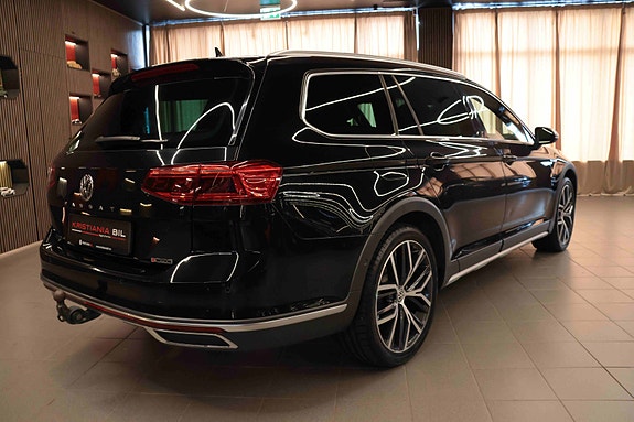 Volkswagen Passat Alltrack 7 of 30