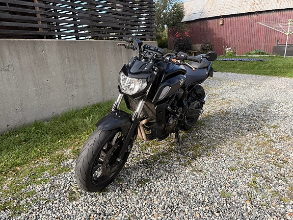 Yamaha MT-07 2 of 15