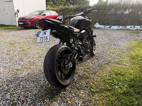Yamaha MT-07 4 of 15