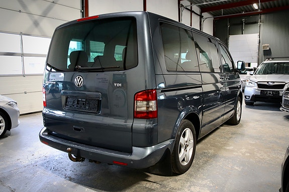 Volkswagen Multivan 8 of 30