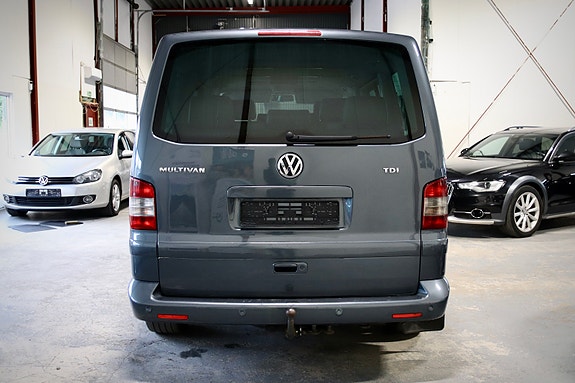 Volkswagen Multivan 7 of 30