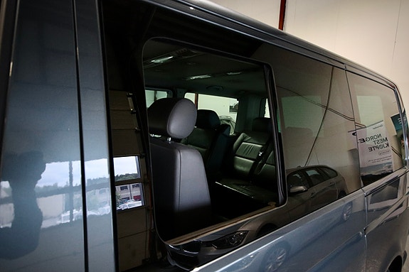 Volkswagen Multivan 12 of 30