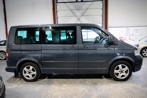 Volkswagen Multivan 9 of 30