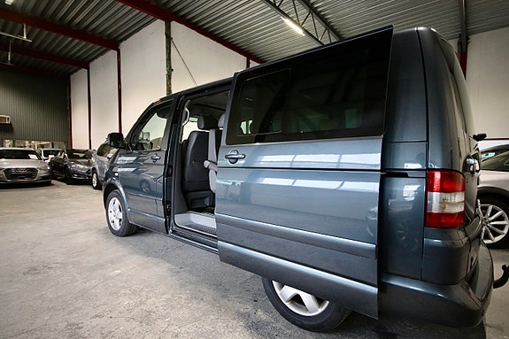 Volkswagen Multivan 10 of 30