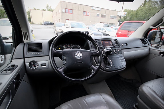 Volkswagen Multivan 16 of 30