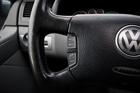 Volkswagen Multivan 23 of 30