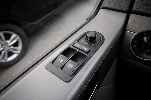 Volkswagen Multivan 26 of 30