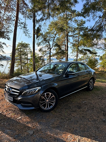 Mercedes-Benz C180 2 of 15