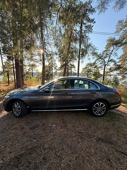 Mercedes-Benz C180 8 of 15