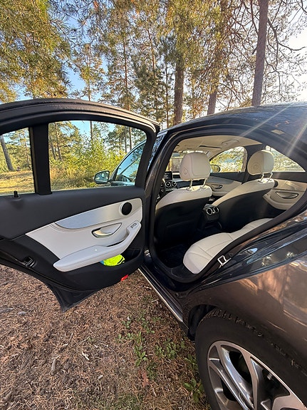Mercedes-Benz C180 9 of 15