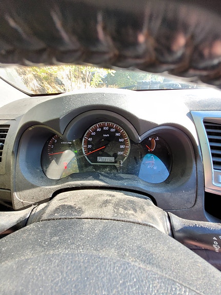 Toyota HiLux 3 of 10