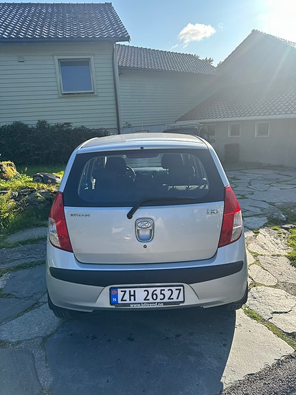 Hyundai i10 4 of 10