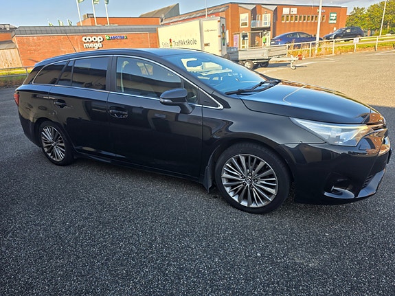 Toyota Avensis 9 of 30