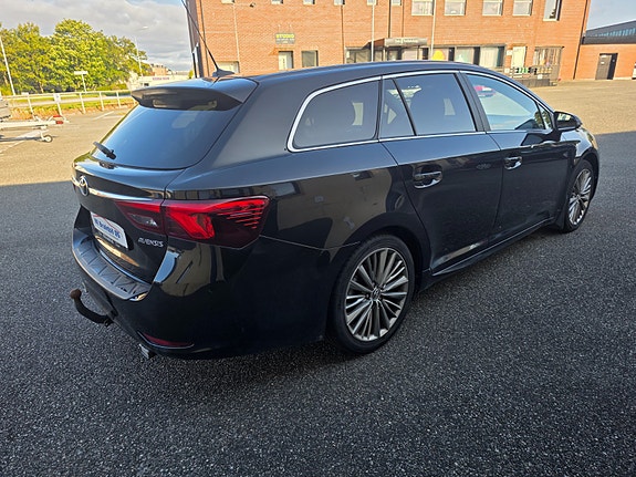 Toyota Avensis 7 of 30
