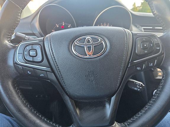 Toyota Avensis 15 of 30