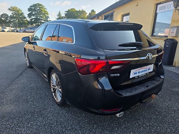 Toyota Avensis 4 of 30