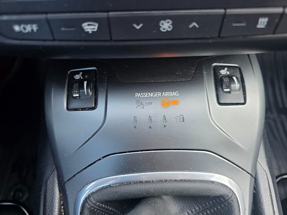 Toyota Avensis 24 of 30