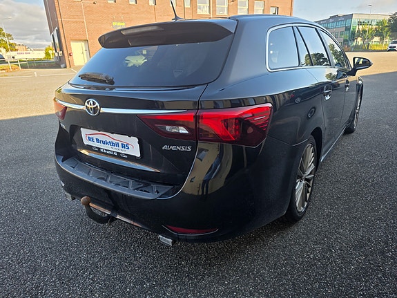 Toyota Avensis 6 of 30
