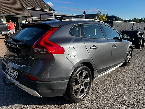 Volvo V40 Cross Country 10 of 16