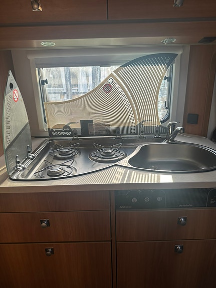 Dethleffs 740 RFK Nomad snow 26 of 28