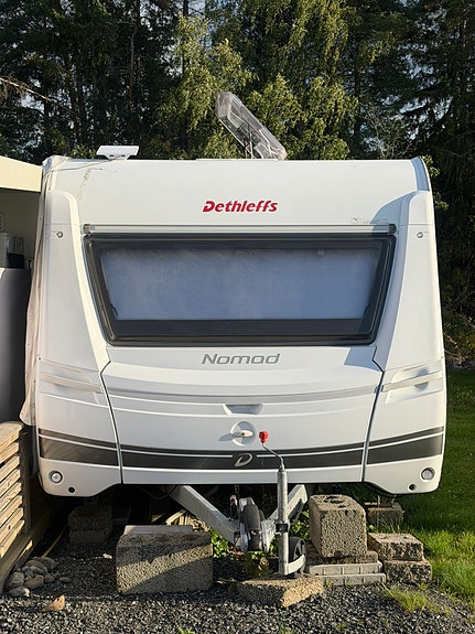Dethleffs 740 RFK Nomad snow 2 of 28