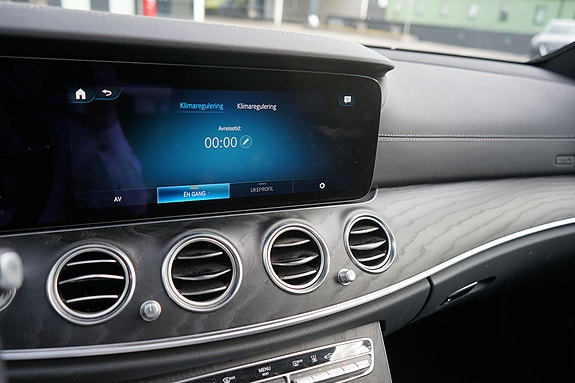 Mercedes-Benz E300 de 19 of 20