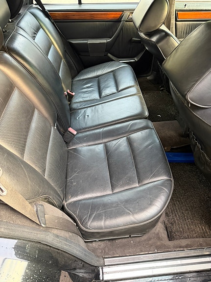 Mercedes-Benz E300 10 of 19