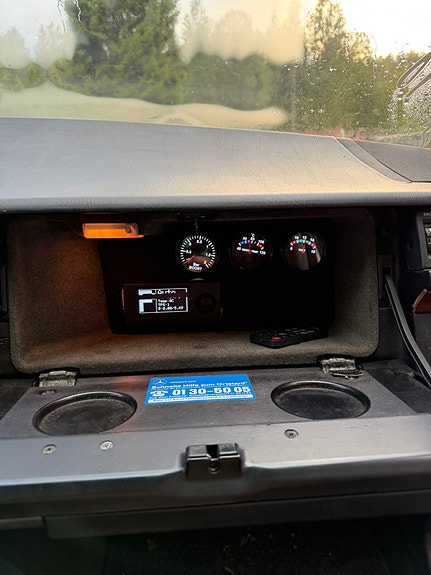 Mercedes-Benz E300 9 of 19
