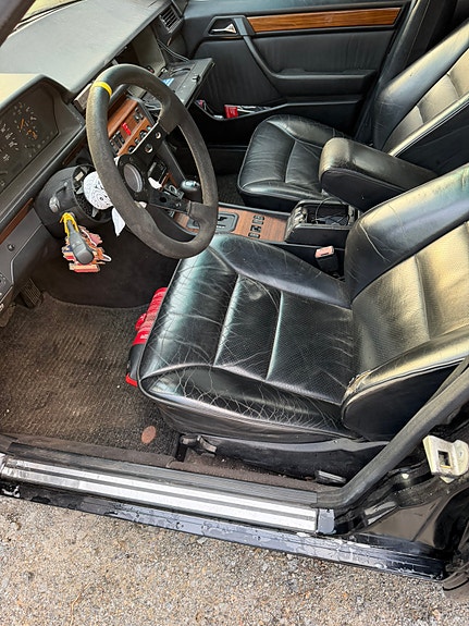 Mercedes-Benz E300 14 of 19
